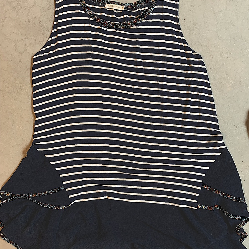 Tank top navy blue with ruffles in the back